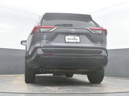 Used 2021 Toyota RAV4 LE w/ Carpet Mat Package (TMS) AWD/4WD image 40