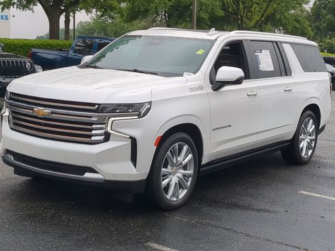 Certified 2024 Chevrolet Suburban High Country w/ Advanced Technology Package AWD/4WD image 5