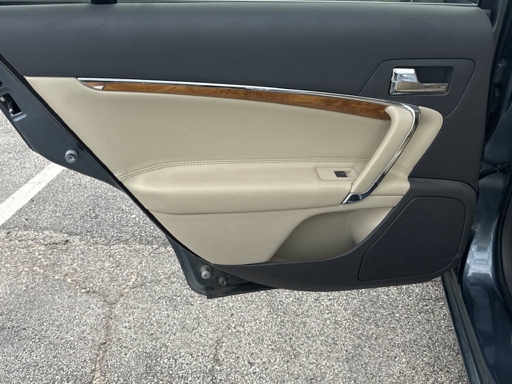 Used 2012 Lincoln MKZ FWD image 25