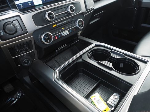 Used 2022 Ford F250 Platinum w/ FX4 Off-Road Package image 24