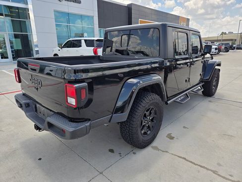 Used 2022 Jeep Gladiator Sport AWD/4WD image 3