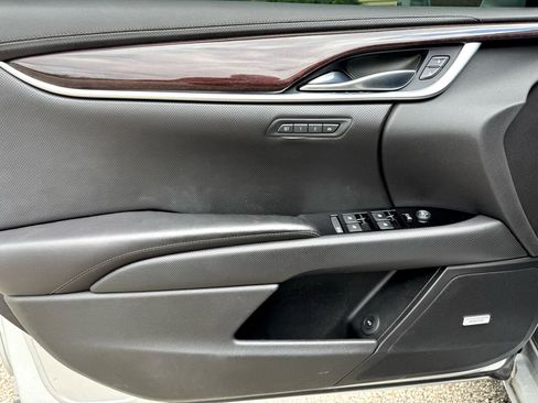 Used 2017 Cadillac XTS Luxury image 19