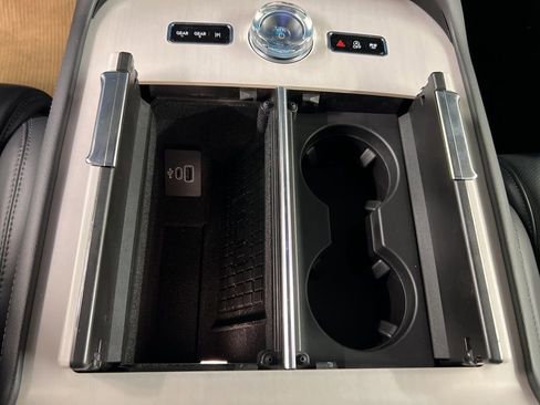 New 2026 Lincoln Navigator Reserve AWD/4WD image 18