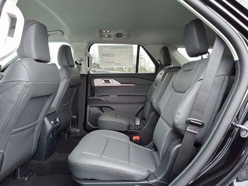 New 2026 Ford Explorer Active w/ Active Comfort Package AWD/4WD image 6