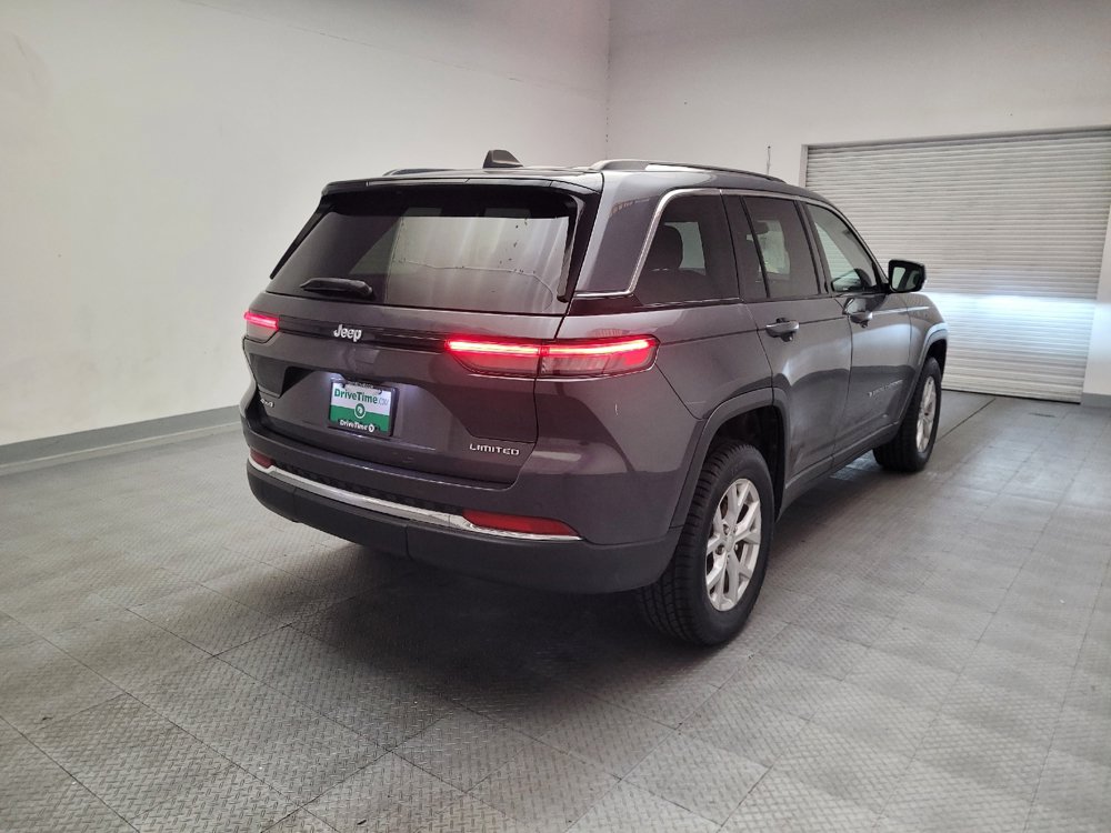 Used 2023 Jeep Grand Cherokee Limited AWD/4WD image 9