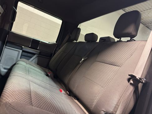 Used 2015 Ford F150 XLT image 26