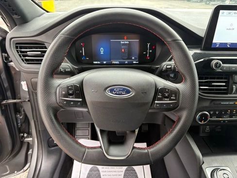Used 2025 Ford Escape ST-Line AWD/4WD image 16