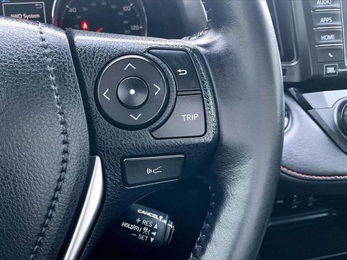 Used 2016 Toyota RAV4 SE image 19