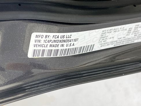 Used 2022 Jeep Cherokee Limited image 31