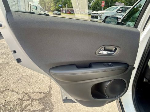 Used 2021 Honda HR-V Sport image 12