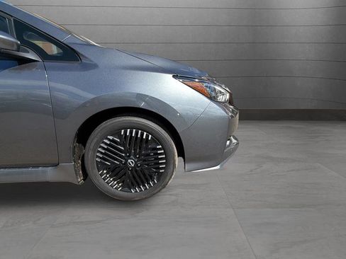 Used 2025 Nissan Leaf SV Plus image 14