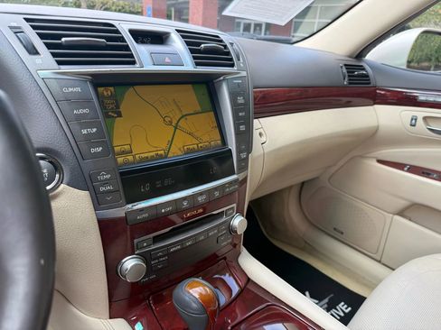 Used 2010 Lexus LS 460 image 27