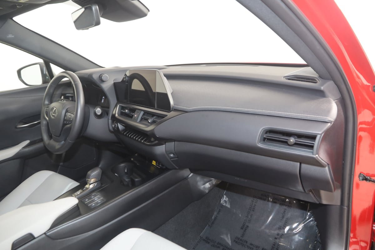 Used 2025 Lexus UX 300h FWD w/ Accessory Package (Z1) image 33