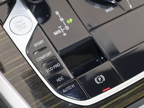 Used 2023 BMW X5 xDrive40i w/ M Sport Package image 27