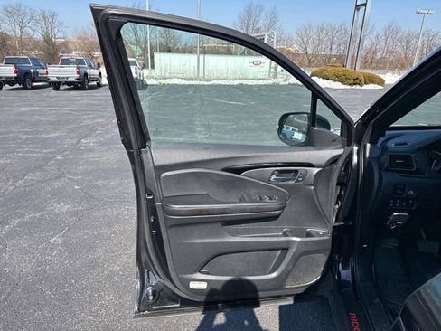 Used 2020 Honda Ridgeline Black Edition image 9