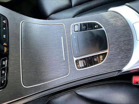 Used 2020 Mercedes-Benz GLC 300 4MATIC image 16