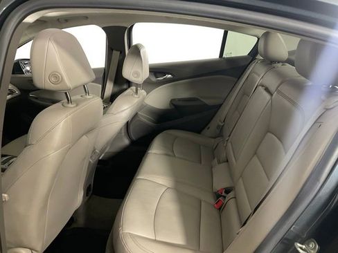 Used 2017 Chevrolet Cruze Premier image 34