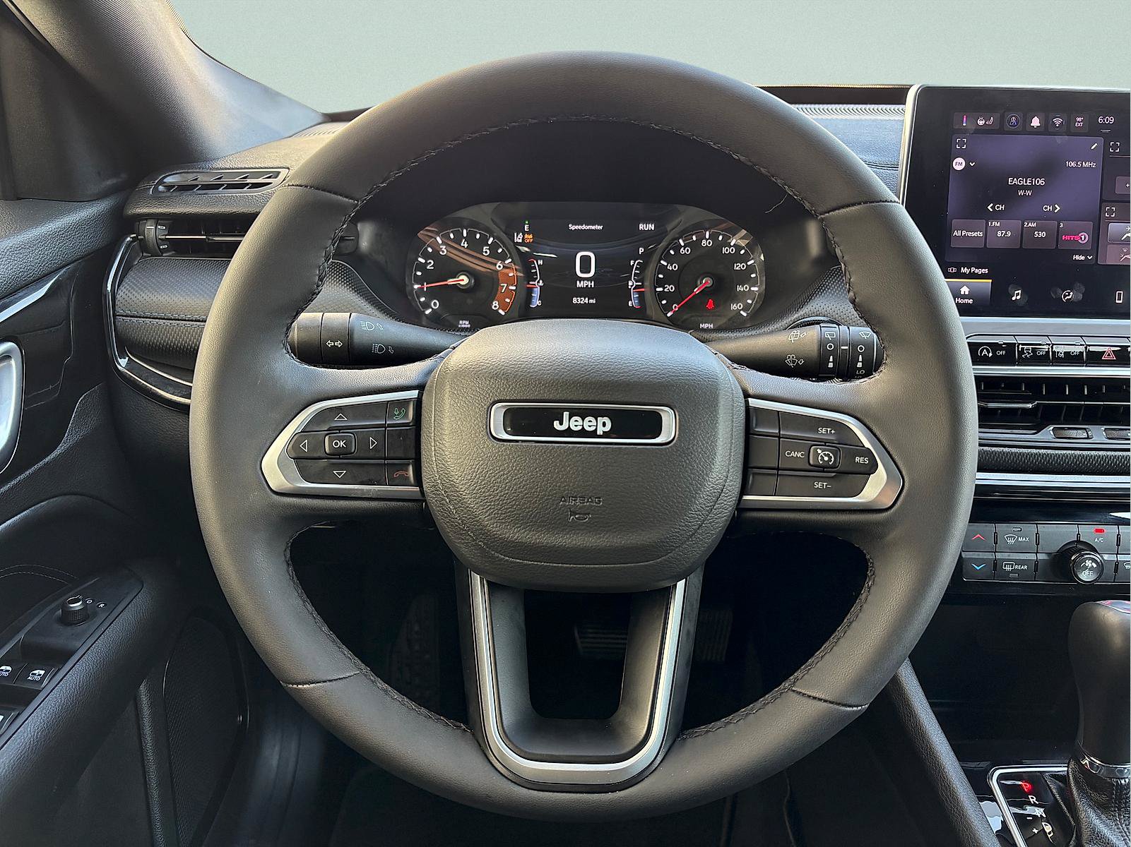 Used 2025 Jeep Compass Latitude w/ Altitude Special Edition AWD/4WD image 15