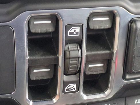 Used 2021 Jeep Wrangler Unlimited Sahara w/ Safety Group AWD/4WD image 27