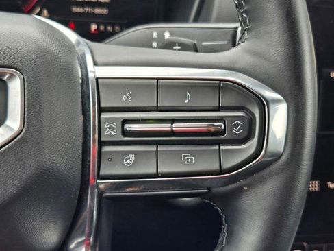 Used 2025 GMC Terrain Elevation AWD/4WD image 17