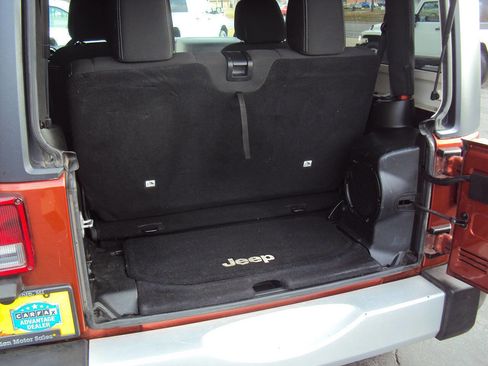 Used 2014 Jeep Wrangler Sahara w/ Connectivity Group image 13