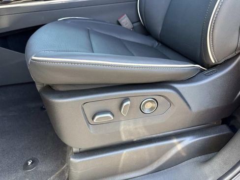 New 2026 Cadillac Escalade ESV Luxury AWD/4WD image 22