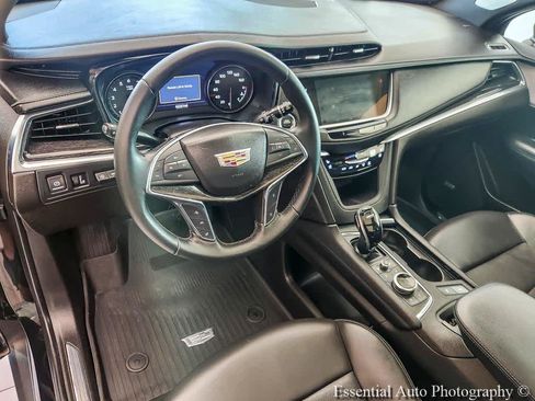 Used 2023 Cadillac XT5 Premium Luxury w/ Technology Package AWD/4WD image 10