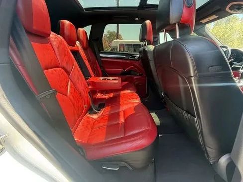 Used 2016 Porsche Cayenne AWD/4WD image 15