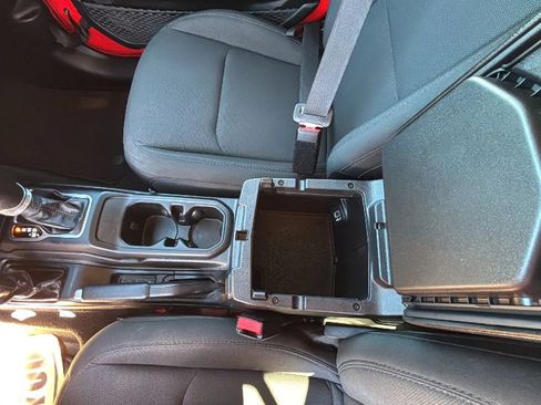Used 2023 Jeep Gladiator Sport AWD/4WD image 31
