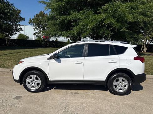Used 2015 Toyota RAV4 LE AWD/4WD image 5