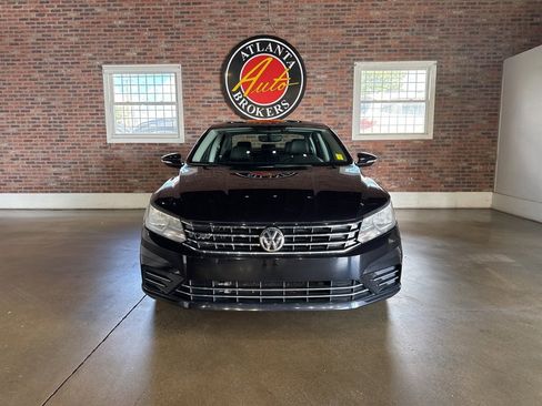 Used 2018 Volkswagen Passat 2.0T R-Line image 11