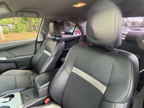 Used 2013 Toyota Camry SE FWD image 17