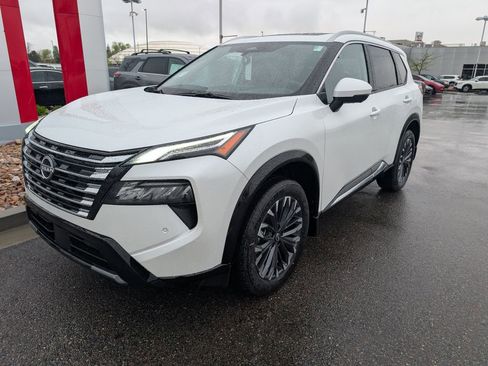 New 2026 Nissan Rogue Platinum image 2