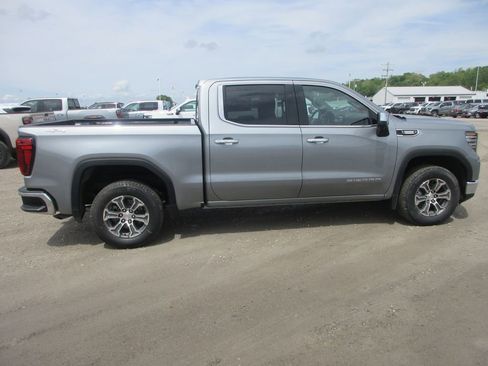 New 2026 GMC Sierra 1500 SLT AWD/4WD image 3