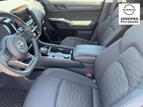 Certified 2025 Nissan Pathfinder SV AWD/4WD image 17