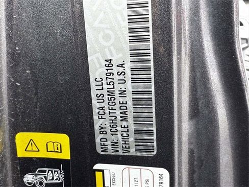 Used 2021 Jeep Gladiator Overland image 28