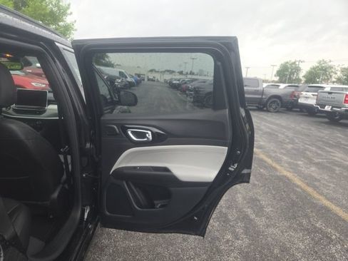 Used 2025 Jeep Compass Limited w/ Elite Group AWD/4WD image 23