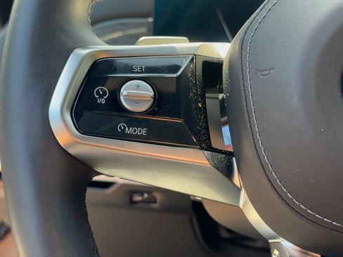 Used 2023 BMW i7 xDrive60 AWD/4WD image 18