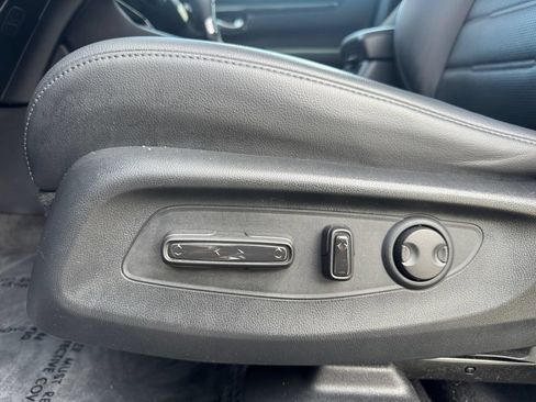 Used 2024 Honda CR-V EX-L image 11