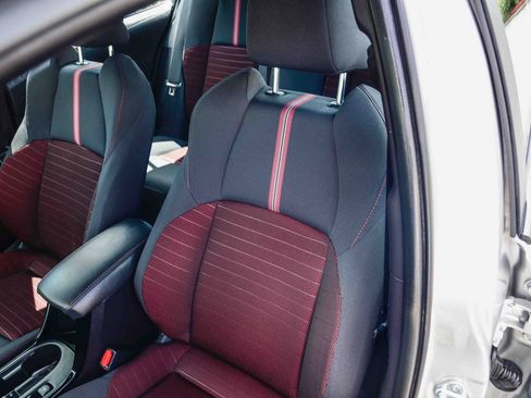 Used 2025 Toyota Corolla SE image 20