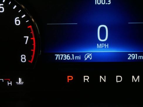 Used 2020 Ford Explorer XLT w/ Equipment Group 202A AWD/4WD image 35