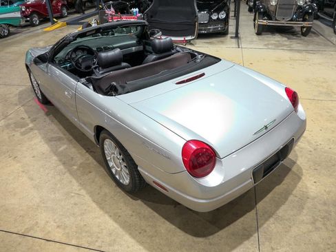 Used 2004 Ford Thunderbird Deluxe image 13