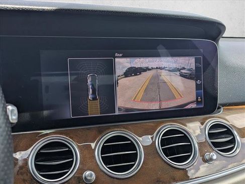 Used 2018 Mercedes-Benz E 300 image 6