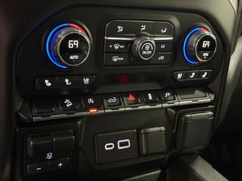 Certified 2020 Chevrolet Silverado 1500 LTZ image 40