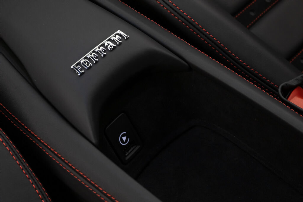 Used 2022 Ferrari F8 Tributo RWD image 39