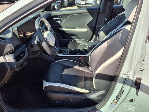 Used 2025 Kia K4 GT-Line w/ GT-Line Premium Package image 17