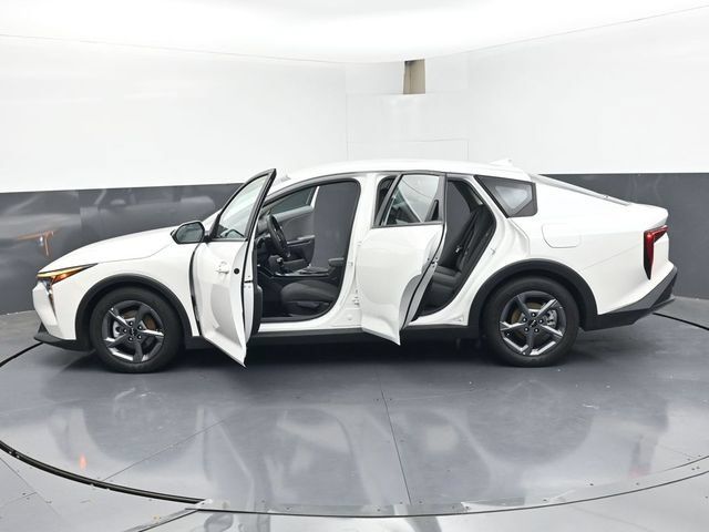 Used 2025 Kia K4 FWD image 48