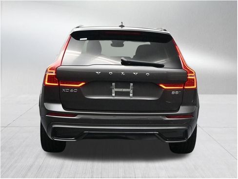 Used 2024 Volvo XC60 B5 Ultimate AWD/4WD image 4