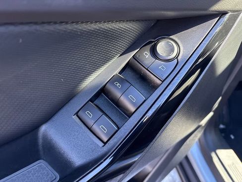 Used 2025 Chevrolet Equinox LT image 19