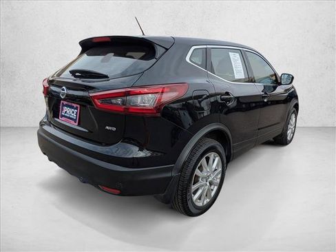 Used 2022 Nissan Rogue Sport S image 5